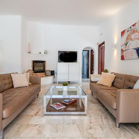 Traditional 3 Bedroom Villa With Great Pool In The Heart Of فالي دو لوبو المظهر الخارجي الصورة