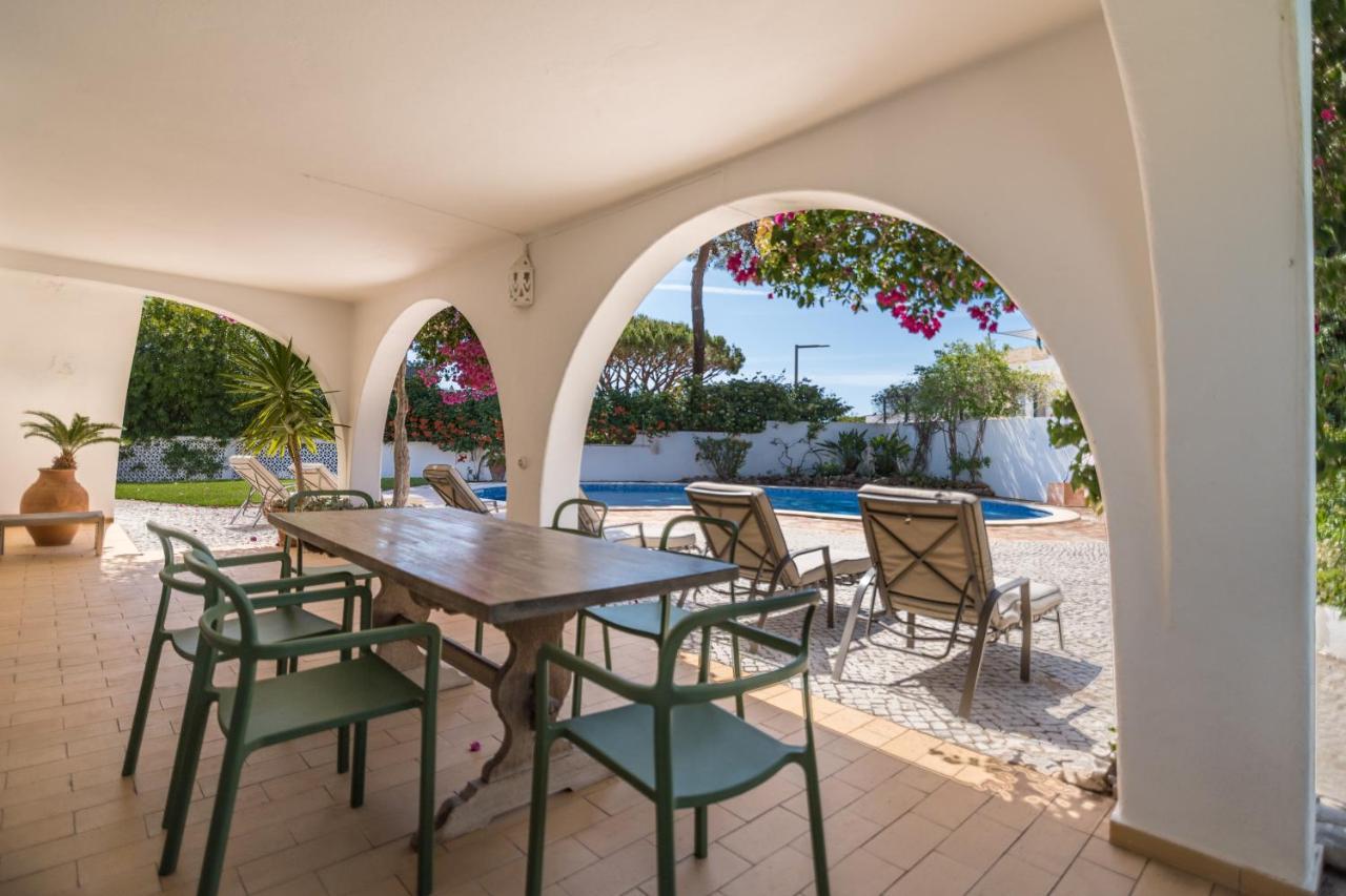 Traditional 3 Bedroom Villa With Great Pool In The Heart Of فالي دو لوبو المظهر الخارجي الصورة